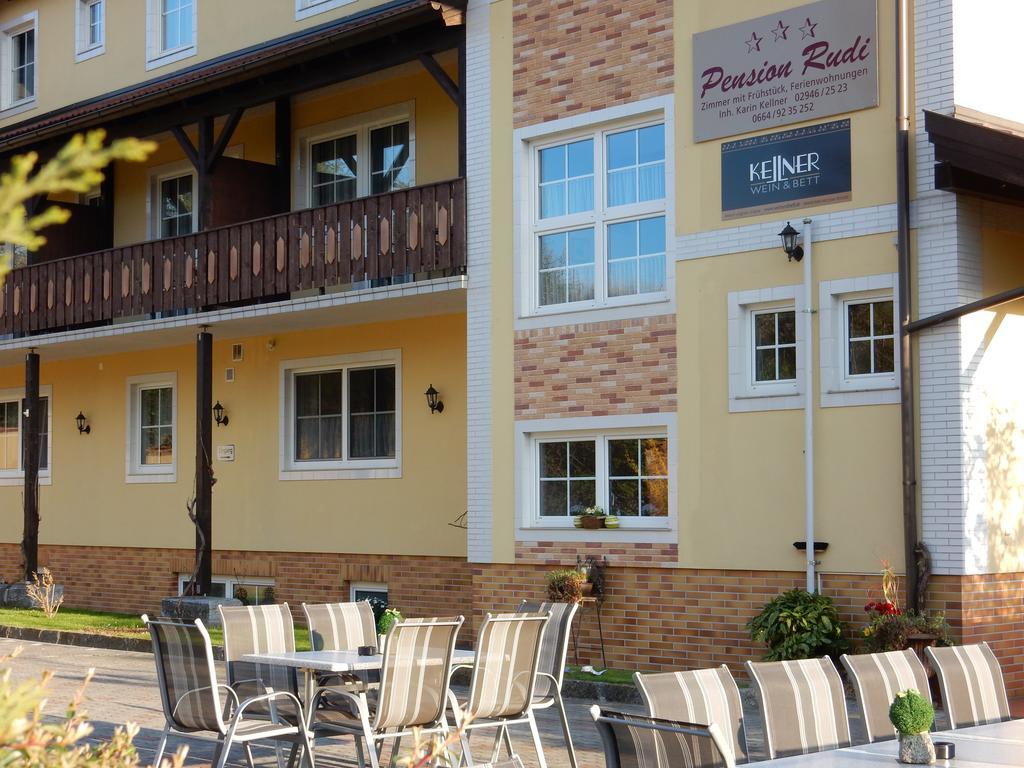 Pension Rudi - Weingut Kellner Hotel Pulkau Exterior photo