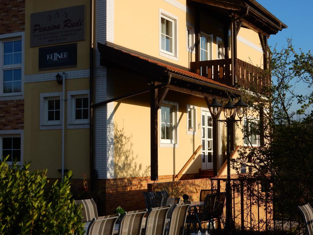 Pension Rudi - Weingut Kellner Hotel Pulkau Exterior photo